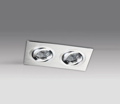Встраиваемый светильник ITALLINE SAG 203-4 silver/silver Встраиваемый светильник ITALLINE SAG 203-4 silver/silver