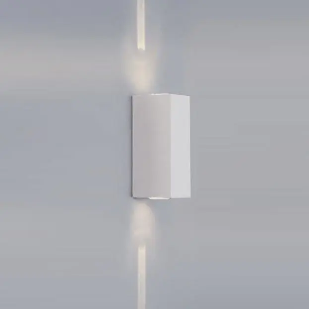 Настенный светильник ITALLINE IT01-A150/2 WHITE Настенный светильник ITALLINE IT01-A150/2 WHITE