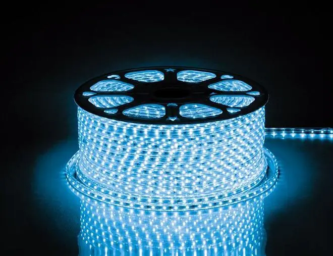 Светодиодная лента Feron 26242 LS704, 60SMD(2835)/м 4.4Вт/м 100м IP65 220V синий Светодиодная лента Feron 26242 LS704, 60SMD(2835)/м 4.4Вт/м 100м IP65 220V синий