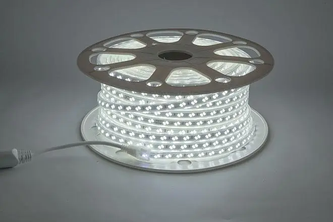Светодиодная лента Feron 32717 LS705, 120SMD(5730)/м 11Вт/м 50м IP65 220V 6500K Светодиодная лента Feron 32717 LS705, 120SMD(5730)/м 11Вт/м 50м IP65 220V 6500K