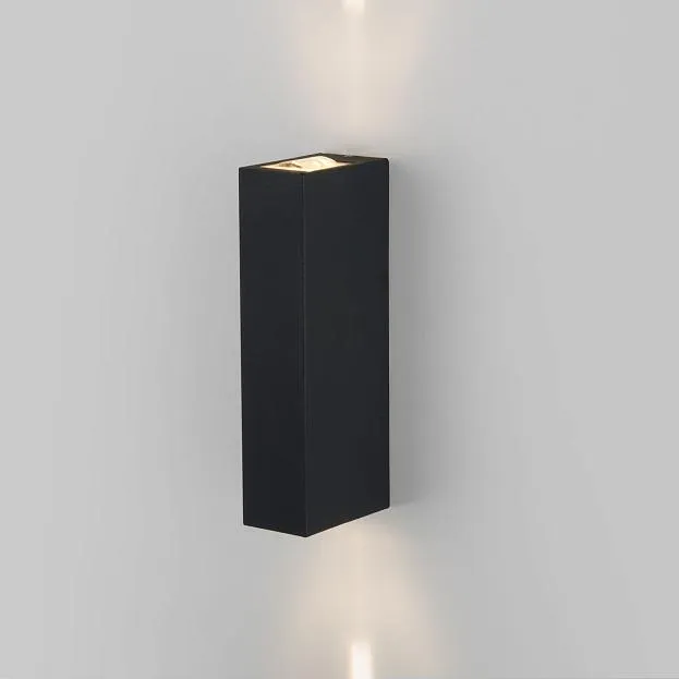 Уличный настенный светильник Elektrostandard 35136/W черный Blaze a057050 Уличный настенный светильник Elektrostandard 35136/W черный Blaze a057050