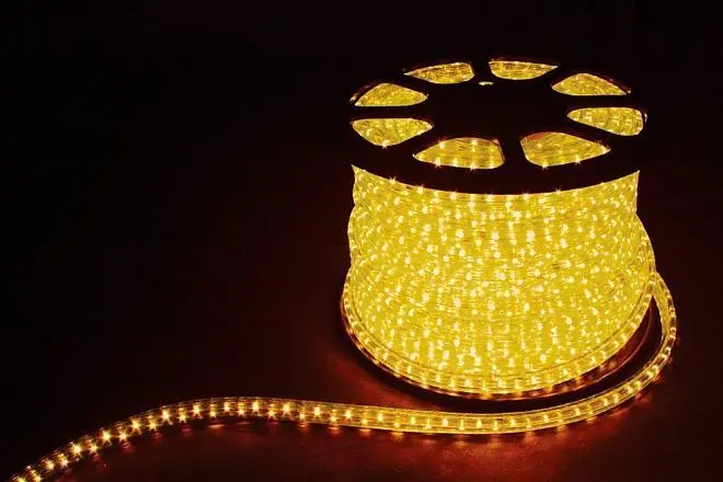 Дюралайт светодиодный Feron 26068 LED-F3W 3-х жильный, желтый, 2,88Вт/м 72LED/м 50м 220V Дюралайт светодиодный Feron 26068 LED-F3W 3-х жильный, желтый, 2,88Вт/м 72LED/м 50м 220V
