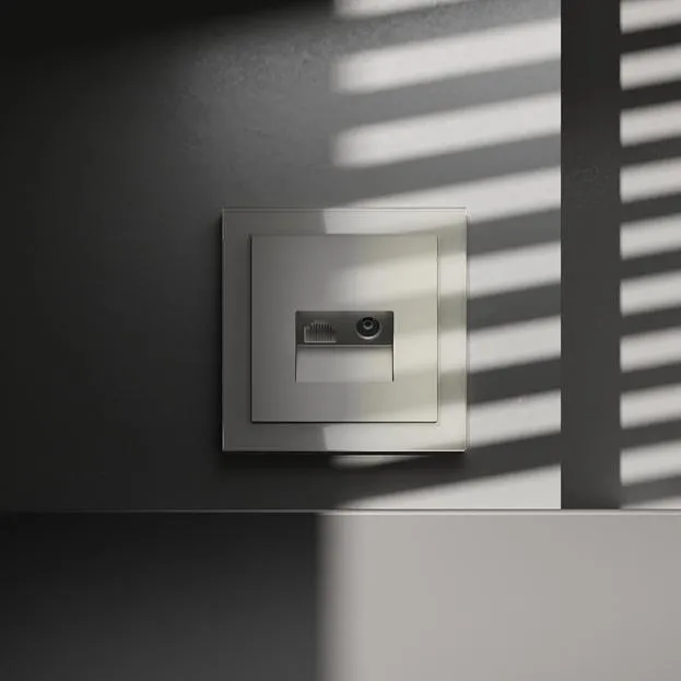 Розетка телевизионная встраиваемая TV+RJ45 кат. 6, (шелк) Voltum VLS060704 S70