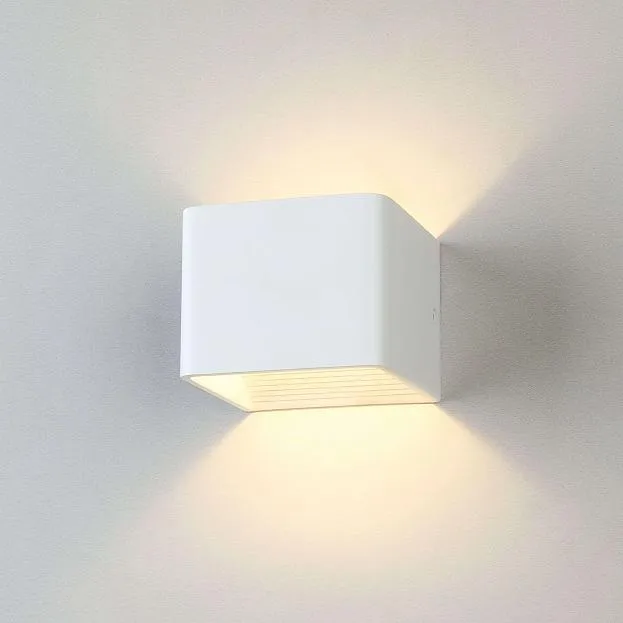 Бра Elektrostandard Corudo LED белый (MRL 1060) a040452 Бра Elektrostandard Corudo LED белый (MRL 1060) a040452