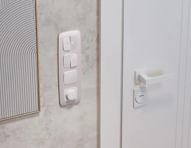 Комплект механизма 2-клавишного перекрестного выключателя 10A-250V OMEGA Белый глянец Volt MO103030 QUANT