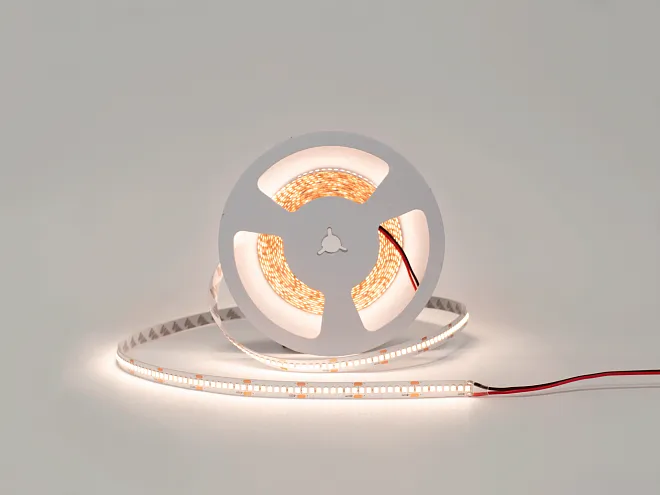 Светодиодная лента LUX, 2835, 240 LED/м, 14,4 Вт/м, 24В, IP33, Теплый белый (3000K) SWG DSG-HE2240-24-WW-33