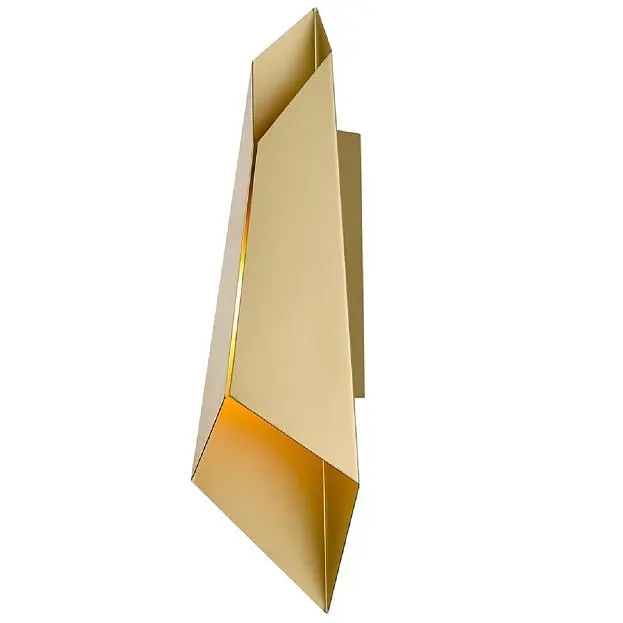 Настенный светильник Wertmark WE245.01.401 Leda Настенный светильник Wertmark WE245.01.401 Leda