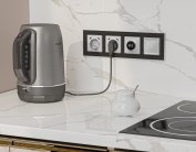 Комплект механизма электрической розетки 2USB С+C 20W (быстрая зарядка) с/з на винтовых зажимах 16A-250V ALFA Серебро глянец Volt MA410510 QUANT