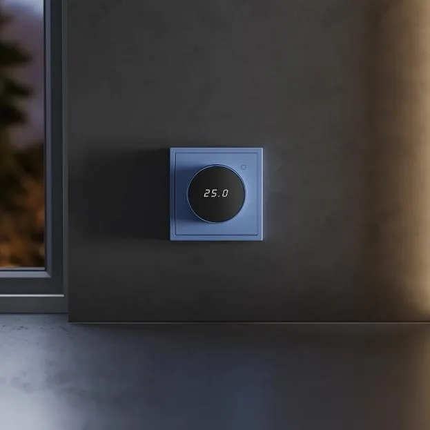 Терморегулятор электронный с индикацией и датчиком, для теплого пола, (деним) Voltum VLS070115 S70