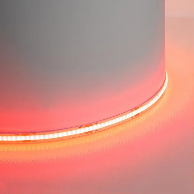 Светодиодная лента Feron 48266 LS530 320SMD(2110) 8Вт/м 24V 5000*8*1,8мм IP20, красный Светодиодная лента Feron 48266 LS530 320SMD(2110) 8Вт/м 24V 5000*8*1,8мм IP20, красный