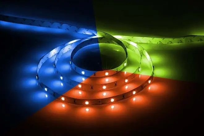 Светодиодная лента Feron 27678 LS606, 30SMD(5050)/м 7.2Вт/м 5м IP20 12V RGB Светодиодная лента Feron 27678 LS606, 30SMD(5050)/м 7.2Вт/м 5м IP20 12V RGB