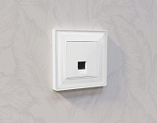 Комплект механизма компьютерной розетки RJ-45 (8P8C) CAT6A экранированной с автоматической защитной шторкой ALFA Белый матовый Volt MA132005 QUANT