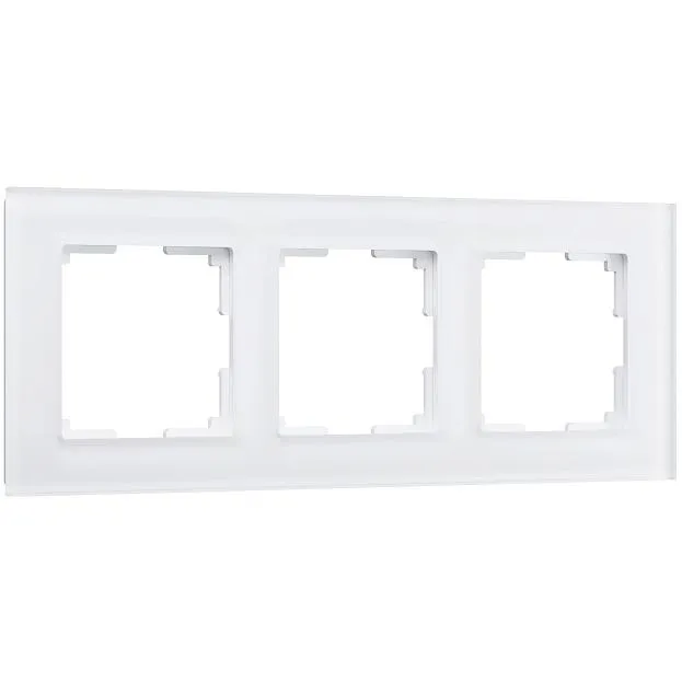 Рамка на 3 поста Werkel W0031105 (белый матовый) a051286 Favorit Рамка на 3 поста Werkel W0031105 (белый матовый) a051286 Favorit